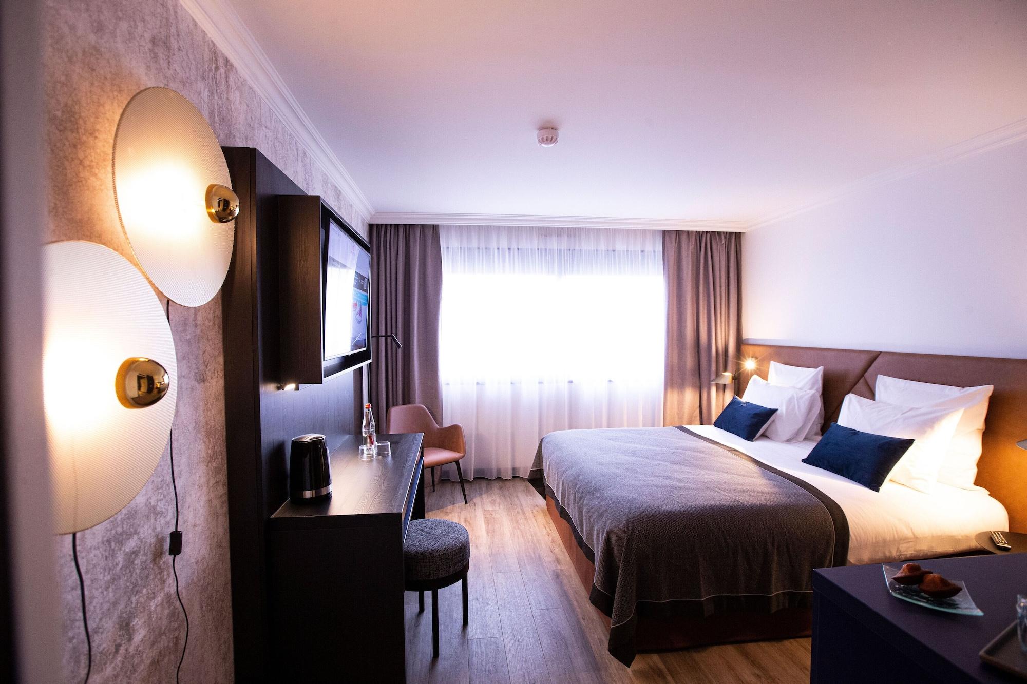 Aparthotel Appart'city Collection Geneve Aeroport - Voltaire 4*